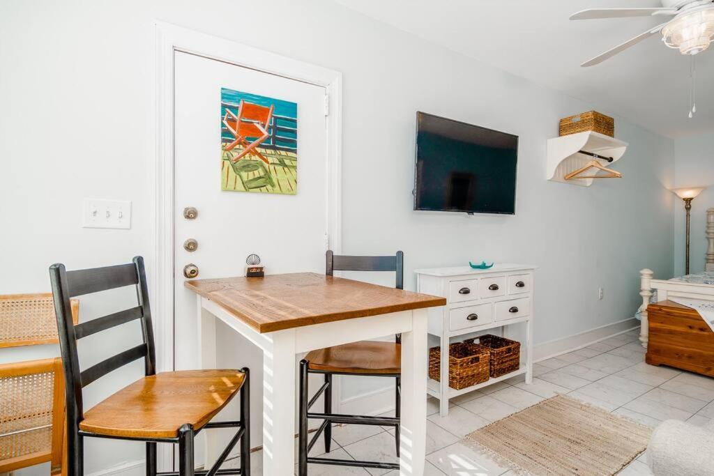 Why Knot Getaway...Rooftop With Waterview! Unit D Beaufort Exteriér fotografie