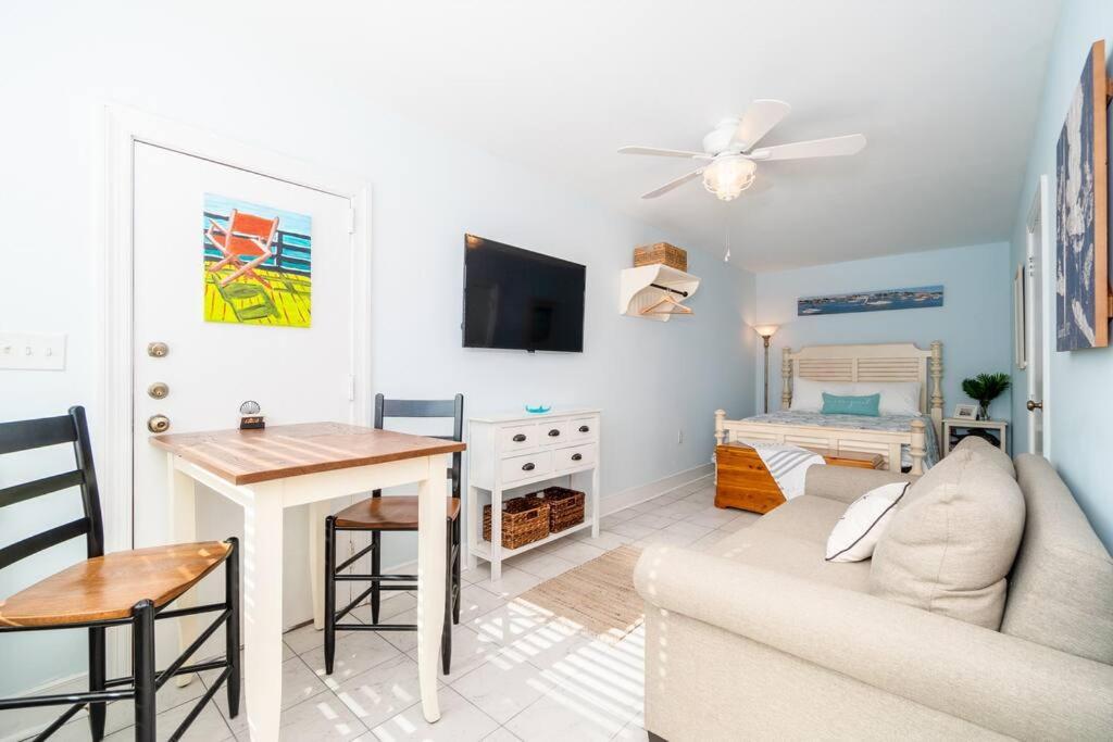 Why Knot Getaway...Rooftop With Waterview! Unit D Beaufort Exteriér fotografie