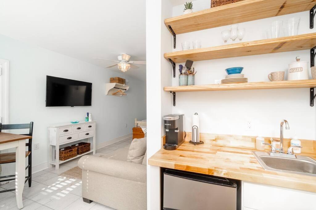 Why Knot Getaway...Rooftop With Waterview! Unit D Beaufort Exteriér fotografie